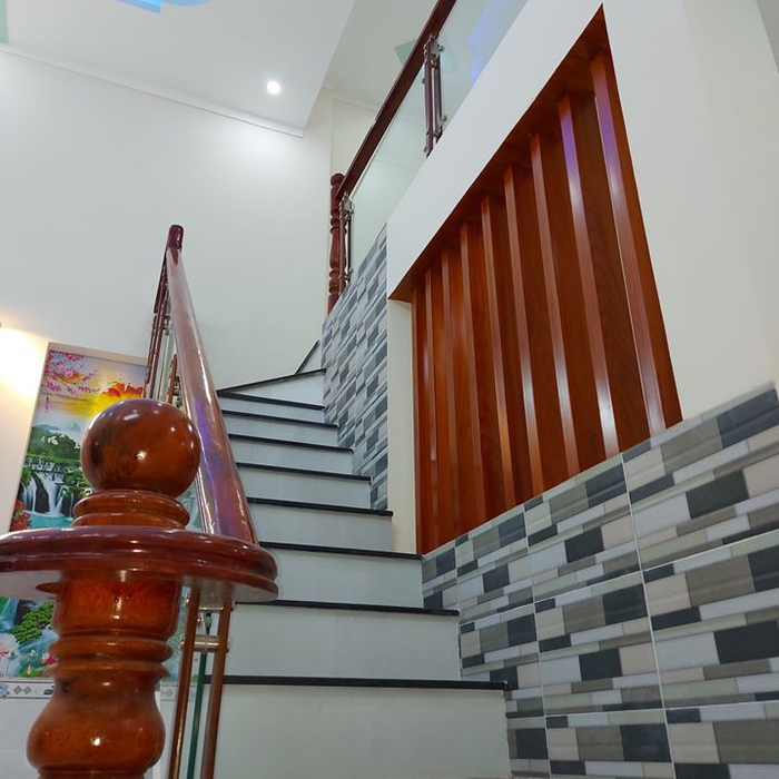 Nhà 1 lầu 1 trệt 120m2  [ 0989777 ]